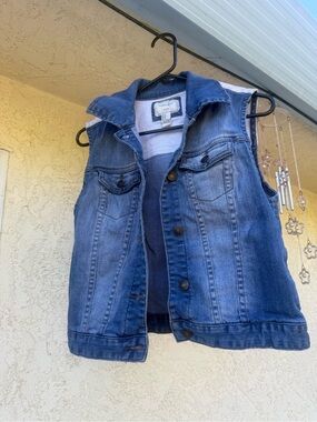 Forever 21 Washed Blue Denim Vest